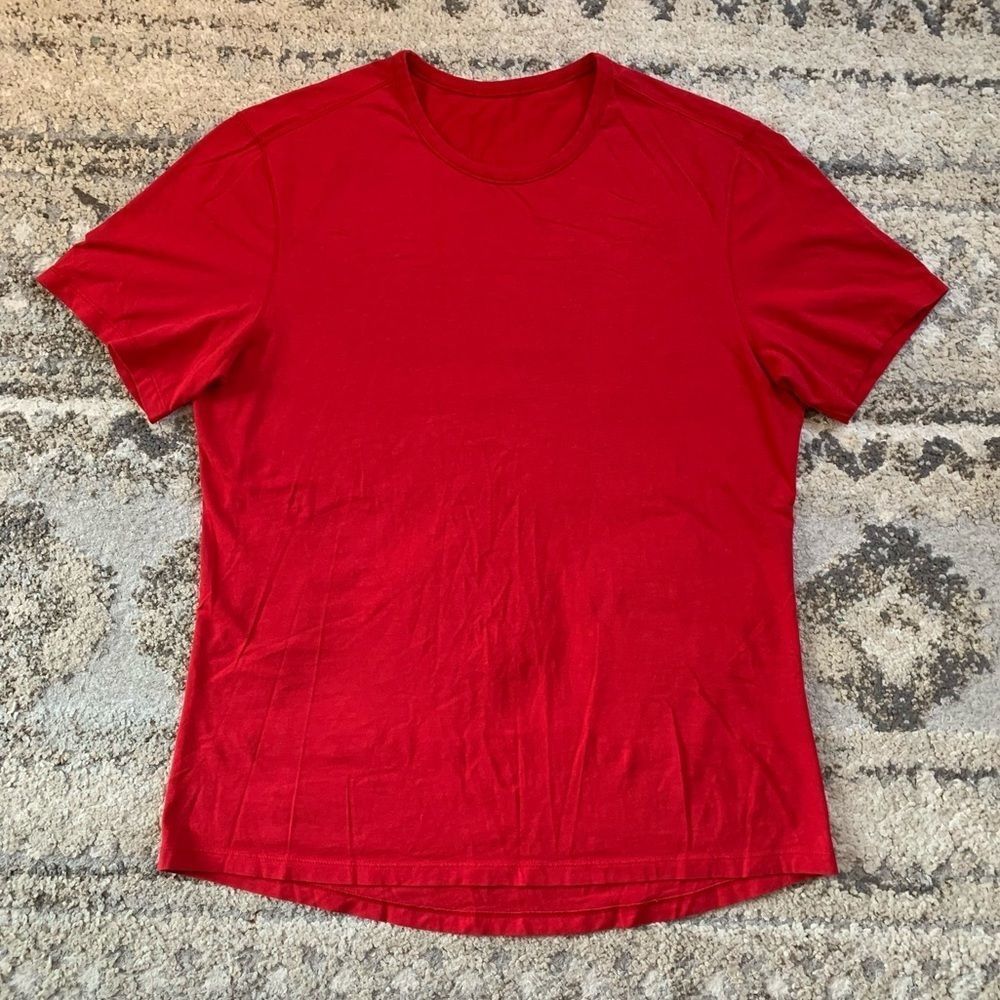 lululemon Men's Short Sleeve T-Shirt Red Large